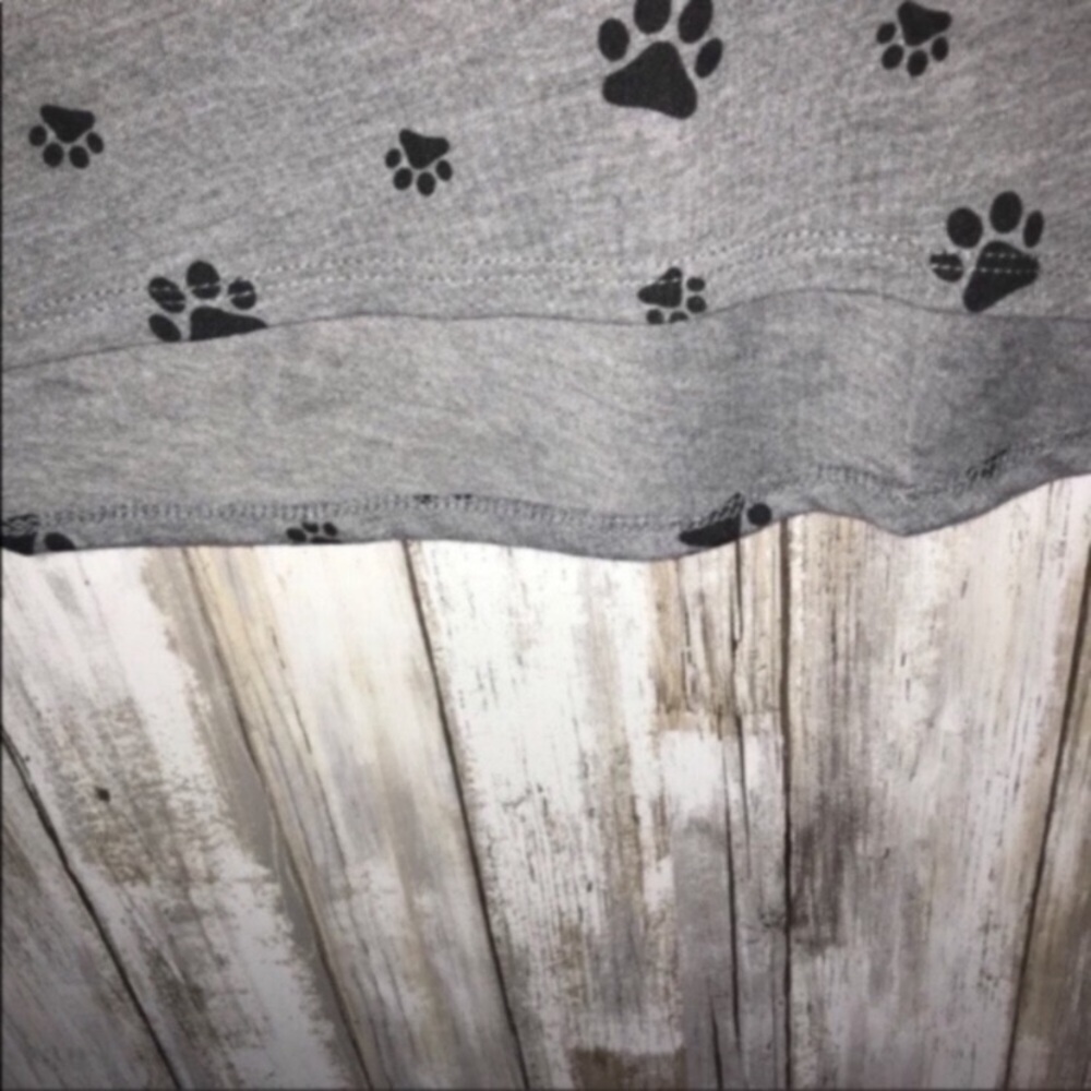 NWT Modern Luv Paw Print Tee - Picture 5 of 5